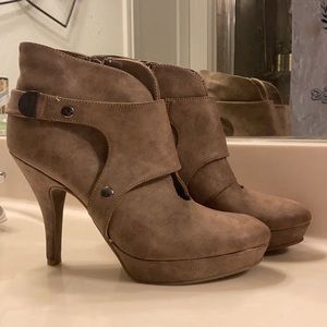 Unlisted Size 8 Tan Heels